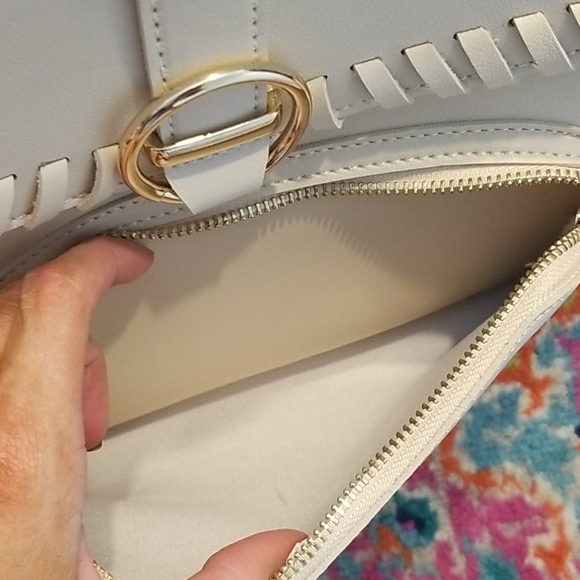 Cream + Gold Backpack - Picture 5 of 7